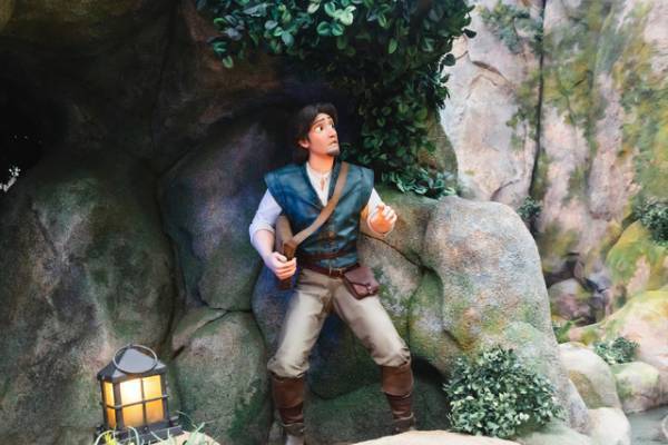 【ディズニー】世界初のアトラクションに絶品バーガー＆デザートも！ファンタジースプリングス「ラプンツェルの森」