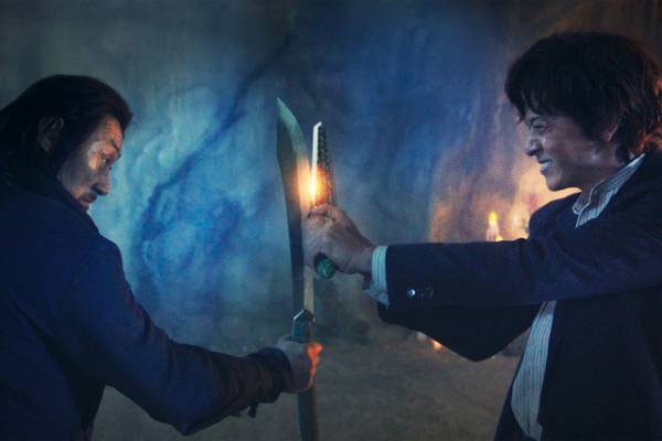 “祈祷師”カン・ドンウォン、強大な悪鬼と対峙『憑依』場面カット