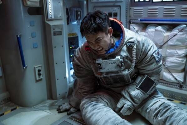 ド・ギョンス「好奇心が湧き上がってきて」『THE MOON』への挑戦を決めた理由明かす