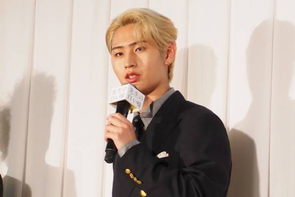 『先生の白い嘘』初日舞台挨拶にてプロデューサー＆監督謝罪　奈緒らキャスト全員が思いのたけを語る