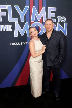 スカーレット・ヨハンソン「この夏の気分を晴らすような作品に」『フライ・ミー・トゥ・ザ・ムーン』ワールドプレミア