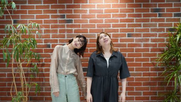 見上愛×丸山礼のゆるカフェトーク、Podcastで配信