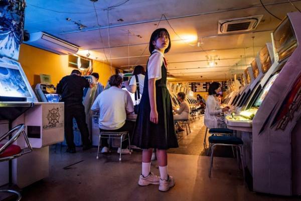 “あのコ”だけじゃなかった…ゲームセンターでの恐怖映す『あのコはだぁれ？』本編映像