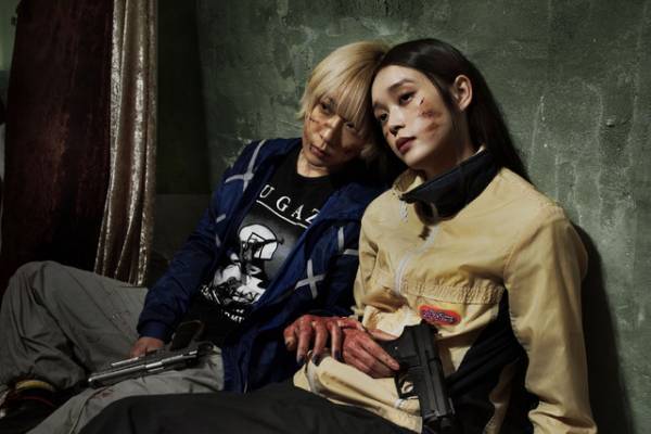 『ベイビーわるきゅーれ ナイスデイズ』予告編公開　主題歌は女王蜂