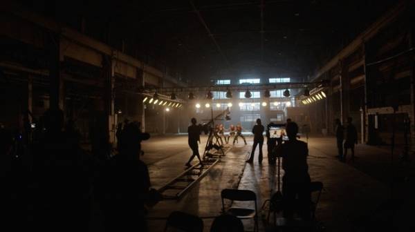 HYBEの“K-POP育成プログラム”の秘密とは？Netflix「ポップスター・アカデミー：KATSEYEになるまで」予告編