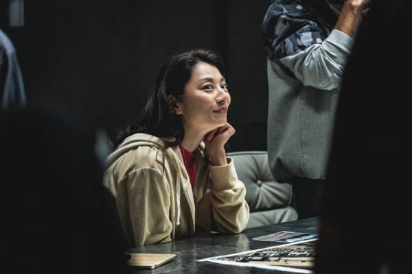 2週目も1位独走中「地面師たち」メイキングカット公開