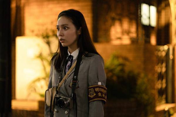 見上愛＆宮世琉弥「恋愛バトルロワイヤル」男女交際禁止の学園、“隠す者”と“暴く者”の場面写真