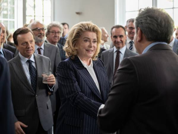 カトリーヌ・ドヌーヴ、実在の元政治家演じる『ベルナデット』11月公開決定