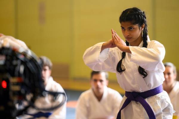 『マトリックス』『キル・ビル』から影響、アクション＆スタントの裏側が明らかに『ポライト・ソサエティ』