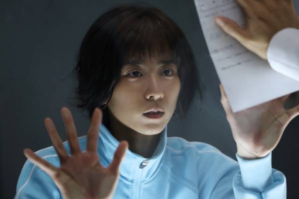 『夏目アラタの結婚』黒島結菜、“獄中の死刑囚・品川ピエロ”を熱演