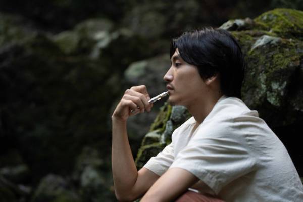 金子大地＆寛一郎、『ナミビアの砂漠』河合優実演じるカナの“彼氏たち”の場面写真