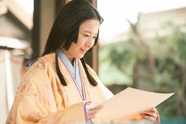 「あまりの感動に涙が」「新章突入って感じ」“源氏物語誕生”に感動の声続々…「光る君へ」31話