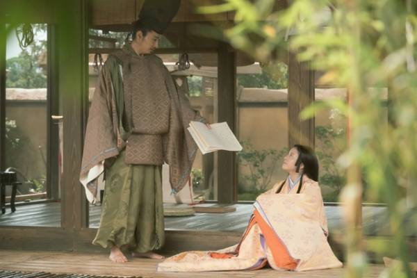 「あまりの感動に涙が」「新章突入って感じ」“源氏物語誕生”に感動の声続々…「光る君へ」31話