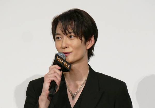 岡田将生「お腹減っちゃって」と平謝り　『ラストマイル』舞台挨拶中にハプニング