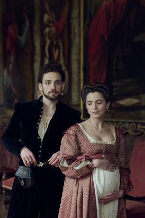 ジュリアン・ムーア×ニコラス・ガリツィン共演、実話を基に描く「メアリー＆ジョージ　王の暗殺者」独占配信