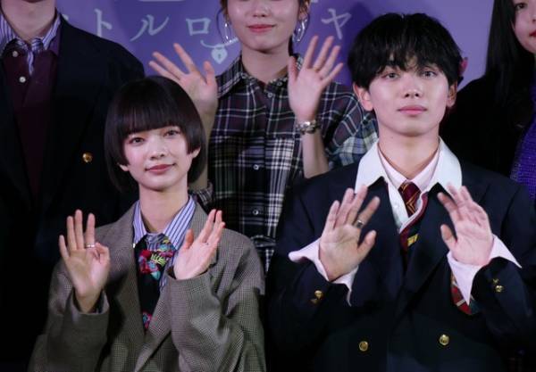 Netflix「恋愛バトルロワイヤル」主演の見上愛、「忘れていた日々の欠片を思い出した」