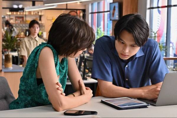 松村北斗“楠見”のノールック西園寺作戦に「実践方法が真っ直ぐすぎる」などの声…「西園寺さんは家事をしない」8話