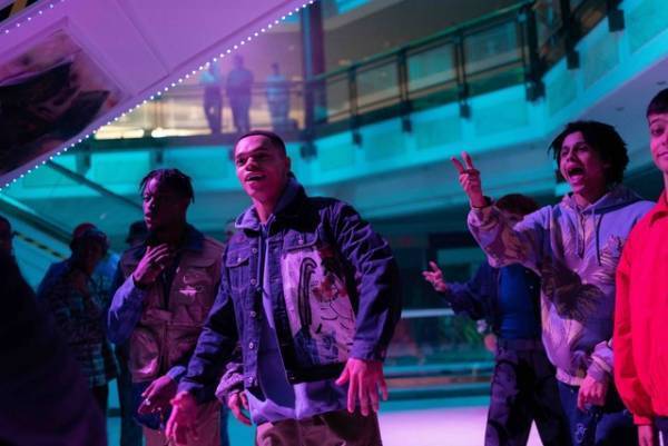 独自のスタイルで自由に踊るブレイクシーン『ザ・ブレイキン』本編映像