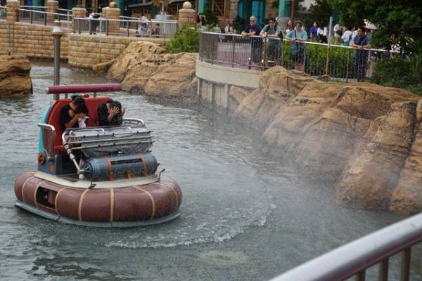 【ディズニー】ひんやりクールチュロスや塩レモンの冷やし麺が最高！一部夏メニューは9月30日まで