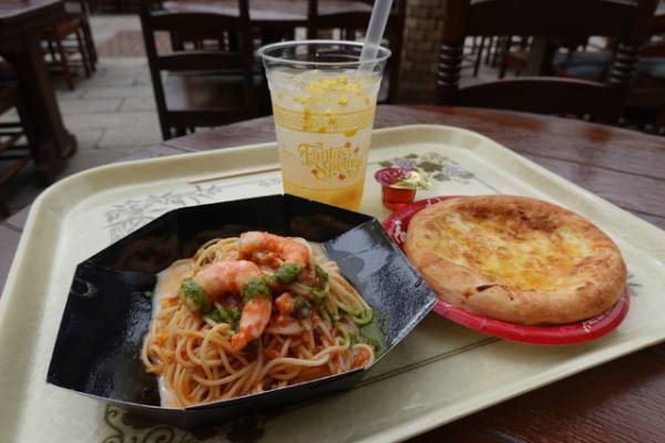 【ディズニー】ひんやりクールチュロスや塩レモンの冷やし麺が最高！一部夏メニューは9月30日まで