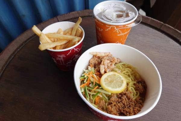 【ディズニー】ひんやりクールチュロスや塩レモンの冷やし麺が最高！一部夏メニューは9月30日まで