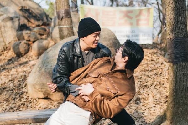 キム・ドンウクら戦隊風のビジュアルお披露目「ソウル・バスターズ」9月11日配信