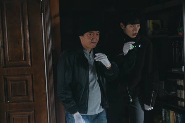 キム・ドンウクら戦隊風のビジュアルお披露目「ソウル・バスターズ」9月11日配信