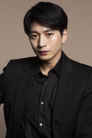 向井理、柳楽優弥主演「ライオンの隠れ家」に出演「家族には様々な形がある」