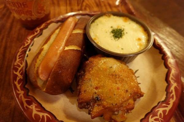 【ディズニー】ガストンのレストランにDハロメニュー新登場！スペシャルベリーチアーズ