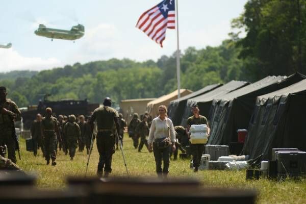 キルステン・ダンストら、役作りで映画史に残る戦争映画鑑賞『シビル・ウォー アメリカ最後の日』