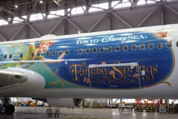 【ディズニー】ファンタジースプリングスがテーマの特別塗装機「JAL Fantastic Journey Express」が就航！