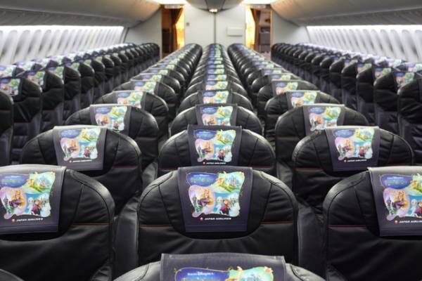 【ディズニー】ファンタジースプリングスがテーマの特別塗装機「JAL Fantastic Journey Express」が就航！