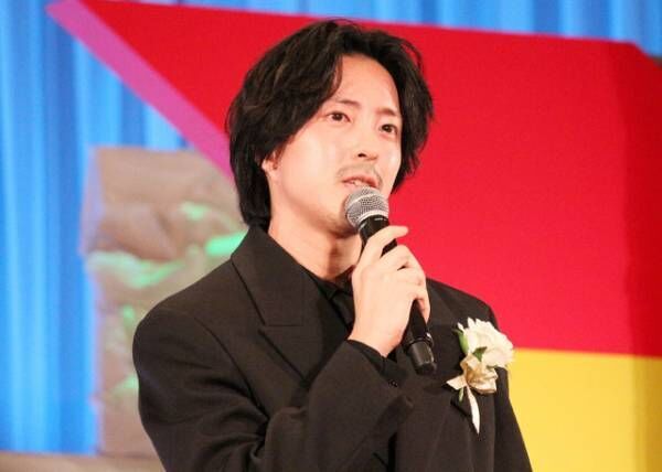 草彅剛、「東京ドラマアウォード」で主演男優賞を受賞！「これからも作品の中で、自分の命を燃やして生き続けたい」