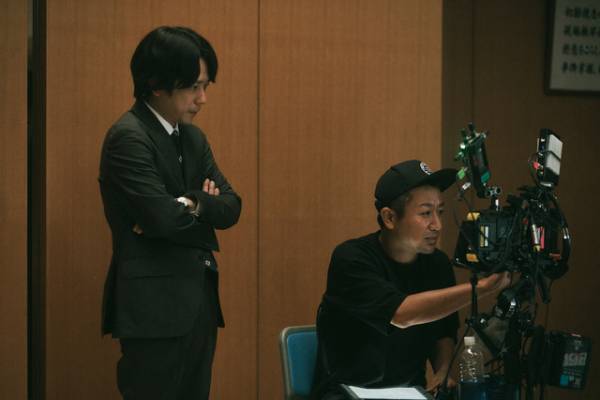 「まだ見たことのない二宮さんを…」監督・脚本の逢坂元が語る「インフォーマ -闇を生きる獣たち-」