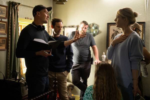 監督が解説、“おもてなし”から“恐怖”への転換点『スピーク・ノー・イーブル』特別映像