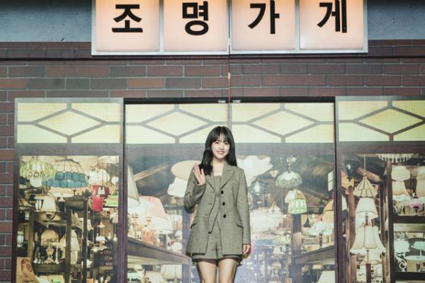 「照明店の客人たち」制作レポ到着　イ・ジョンウンに感謝のシン・ウンス「うちのお母さんは最高です」