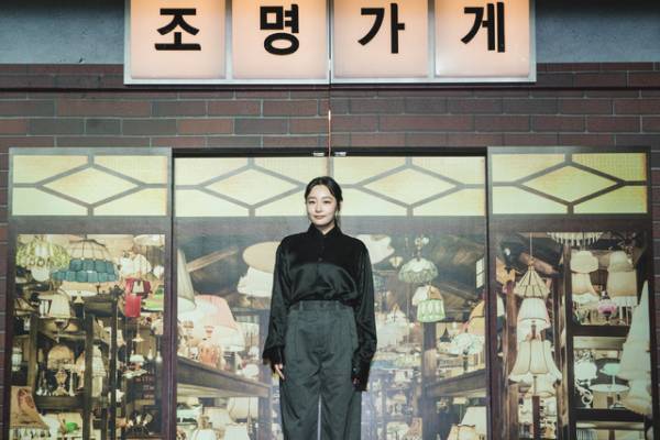 「照明店の客人たち」制作レポ到着　イ・ジョンウンに感謝のシン・ウンス「うちのお母さんは最高です」