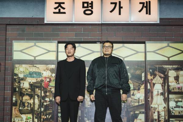 「照明店の客人たち」制作レポ到着　イ・ジョンウンに感謝のシン・ウンス「うちのお母さんは最高です」