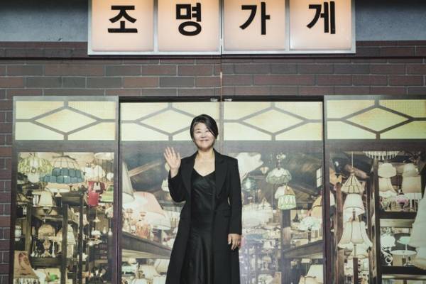 「照明店の客人たち」制作レポ到着　イ・ジョンウンに感謝のシン・ウンス「うちのお母さんは最高です」