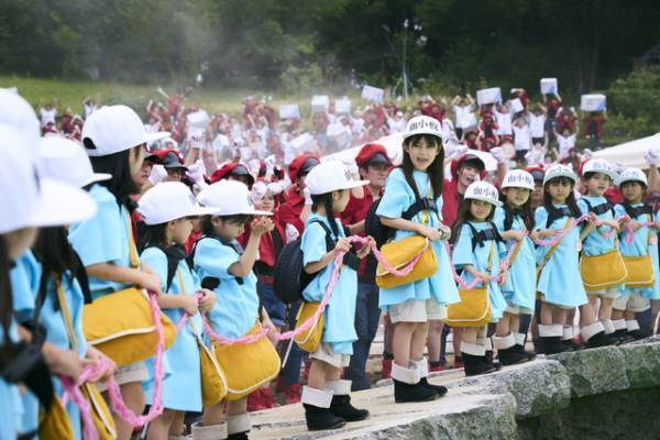 “赤血球”永野芽郁も感激…血小板たちが大活躍『はたらく細胞』本編映像