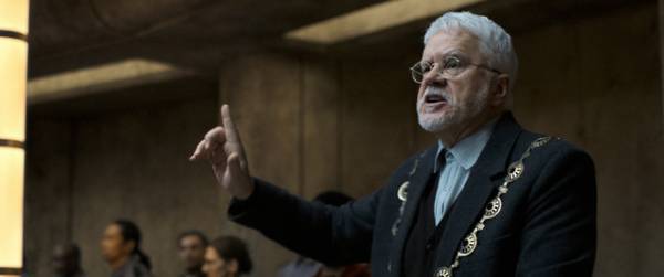 レベッカ・ファーガソン主演・製作総指揮「サイロ」、S2では隠された真実が明らかに…