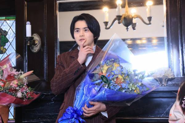 「嘘解きレトリック」鈴鹿央士＆松本穂香、一緒にクランクアップ「すごく大きな宝物」「本当に幸せでした」