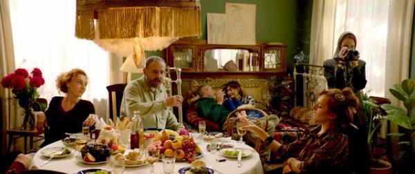 独立に歓喜した若者たちの27年後描く…ジョージア映画『蝶の渡り』日本版予告編