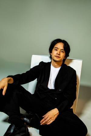 小栗旬×松坂桃李×池松壮亮×窪塚洋介、新型コロナウイルスに挑んだ実話描く『フロントライン』公開