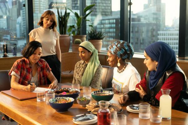 絶好調から一転、バンドは“悪党時代”へ!?「絶叫パンクス レディパーツ！」ロングVer.予告