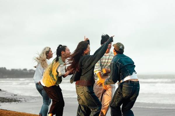 「幸せになれる気がしない」コ・アソン主演『ケナは韓国が嫌いで』3月公開へ　予告編も解禁