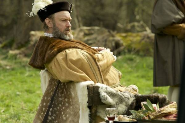 アリシア・ヴィキャンデル×ジュード・ロウ、ヘンリー8世最後の妻を描く『ファイアーブランド』