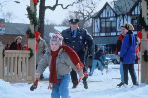 『ホーム・アローン』のケビン宅はなぜ豪邸？クリス・コロンバス監督がケビンの両親の職業について語る