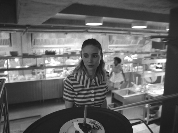 『フォーチュンクッキー』『ガール・ウィズ・ニードル』ほか、世界を賑わす珠玉の新作モノクロ映画3選