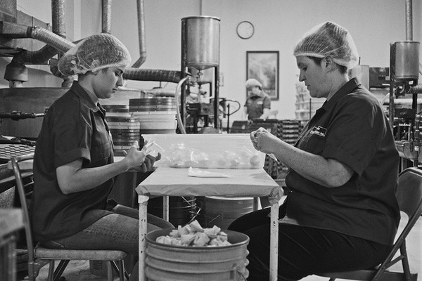 『フォーチュンクッキー』『ガール・ウィズ・ニードル』ほか、世界を賑わす珠玉の新作モノクロ映画3選